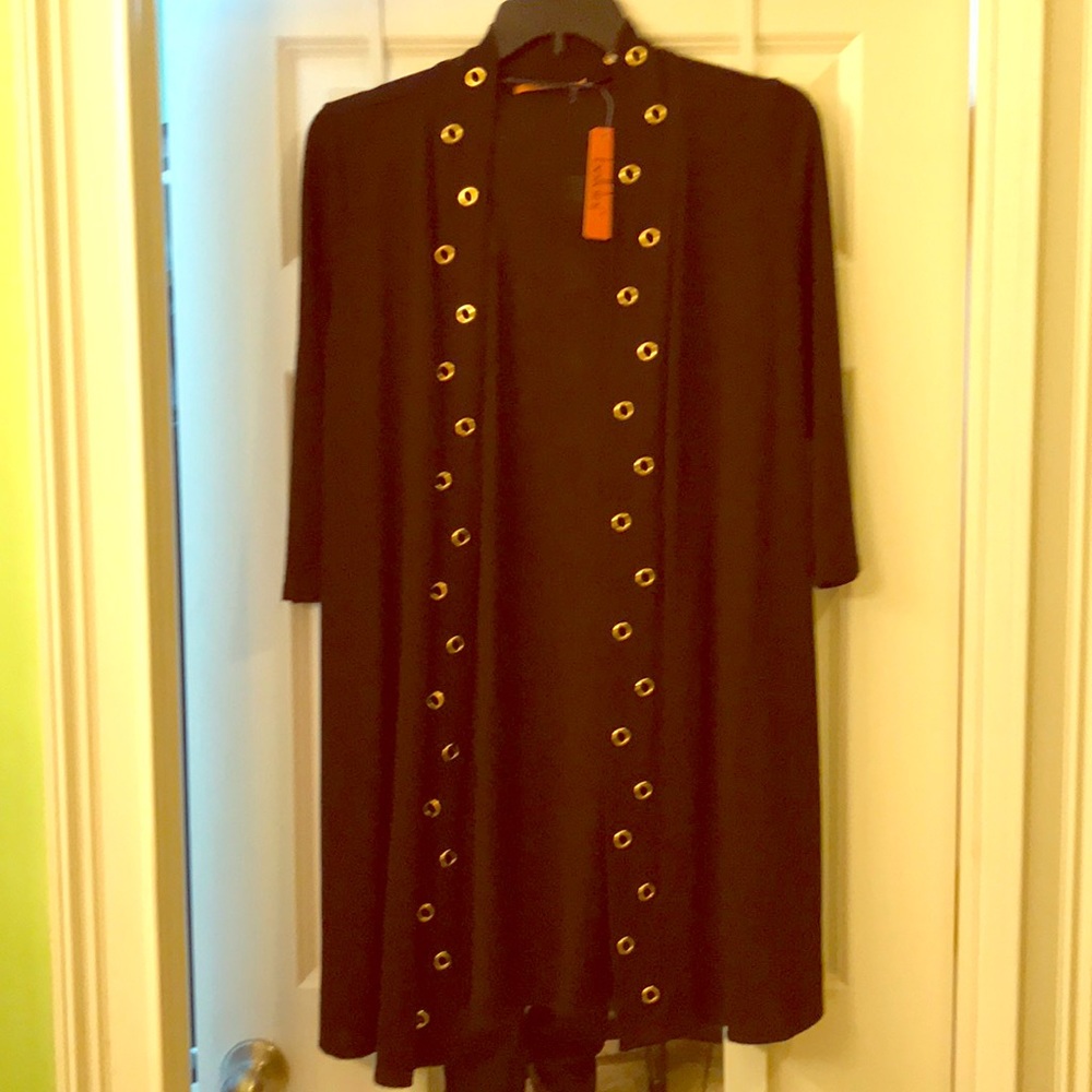 NWT.  3/4 SLEEVES BLK SZ L TUNIC LNGTH JKT.  OPEN